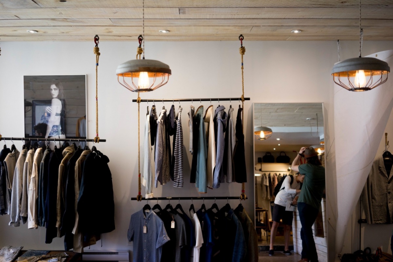 magasin-HYERES-min_clothing_store_shop_boutique_men's_fashion_clothes_business_retail_shopping-1062572